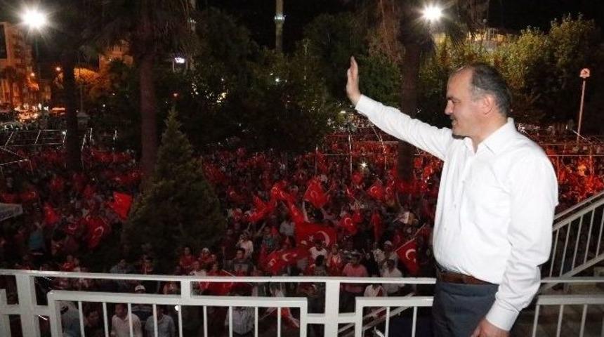 Başkan G&uuml;rlesin&rsquo;den Zafer Bayramı Mesajı