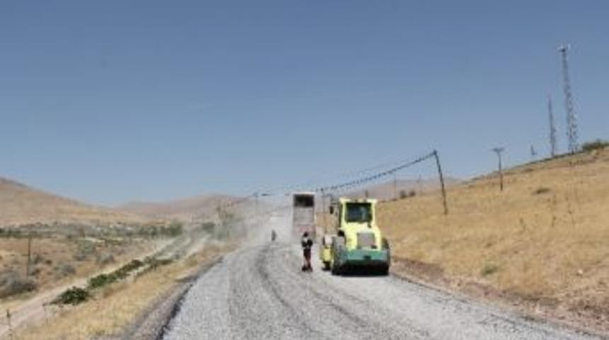 İncesu İl&ccedil;esi Hamurcu Mahallesi&rsquo;nde Asfalt &Ccedil;alışması