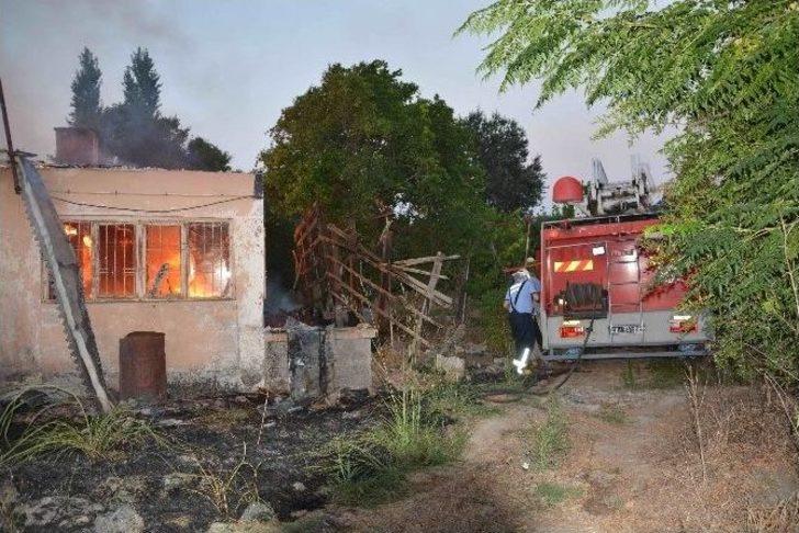 Ortaca’da Piknikçiler Bağ Evini Kül Etti G1