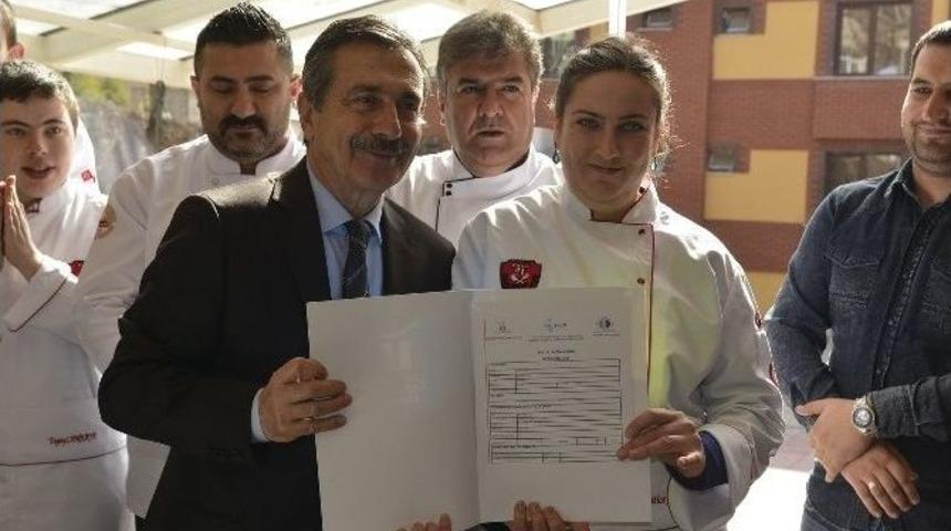 Yapamazlar Diyenlere İnat &lsquo;devlet Memuru&rsquo; Oldular