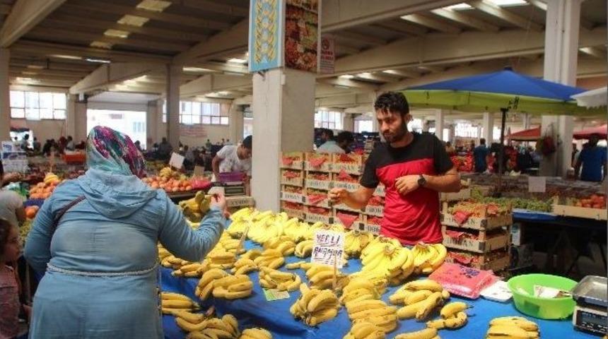 Pazarda Muz Fiyatları El Yakıyor