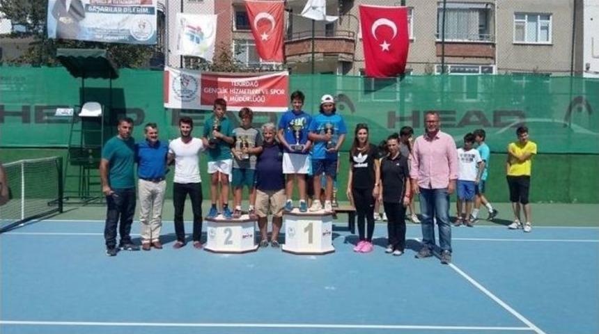 Tenis Kortlarının Şampiyonları Belli Oldu