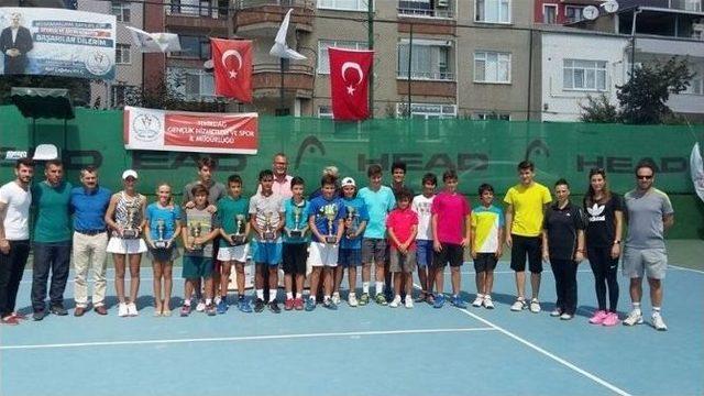 Tenis Kortlarının Şampiyonları Belli Oldu