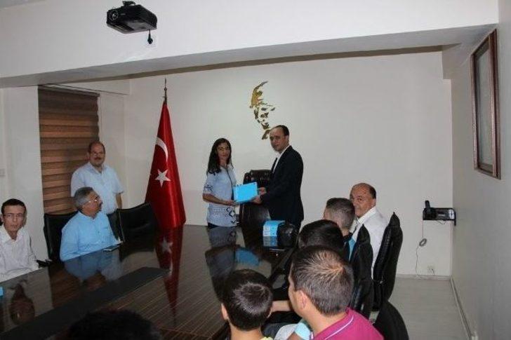 Şaphane’de Başarılı Öğrencilere Tablet G3