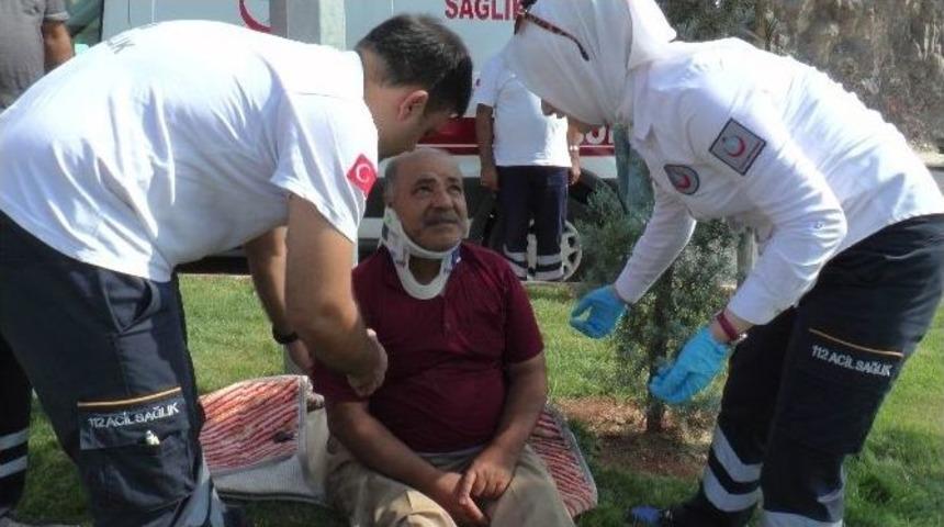 Hafif Ticari Ara&ccedil;la &Ccedil;arpışan Motosikletin S&uuml;r&uuml;c&uuml;s&uuml; Yaralandı