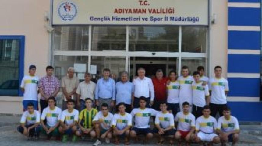 Adıyamanlı Gen&ccedil; Futbolcular Galatasaray İle Sahaya &Ccedil;ıkıyor