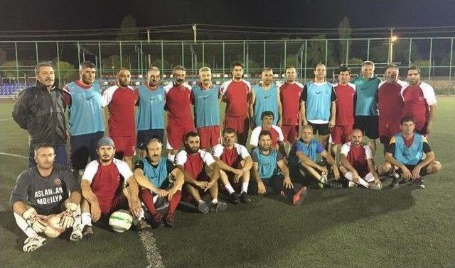 Demokrasi Şehitleri Anısına Futbol Maçı