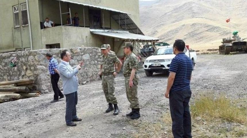 Kaymakam Akg&uuml;l&rsquo;den Saldırıya Uğrayan Karakola Ziyaret