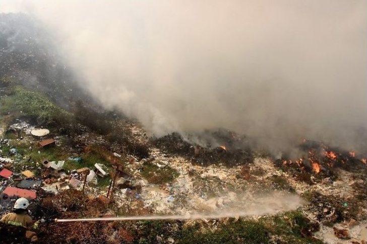 Çöplük Yangınına Havadan Müdahale Edildi G1