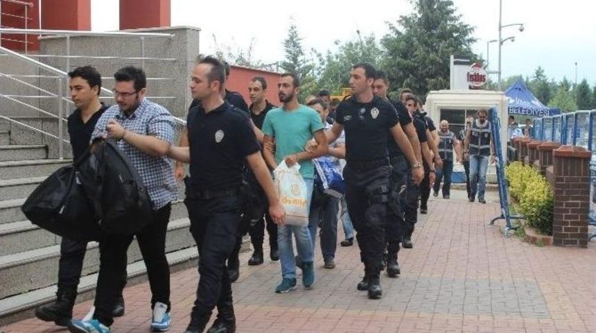 Kocaeli&rsquo;de Aralarında Akademisyenlerin De Olduğu 66 Kişi Tutuklandı