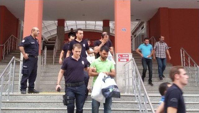 Kocaeli’de Aralarında Akademisyenlerin De Olduğu 66 Kişi Tutuklandı