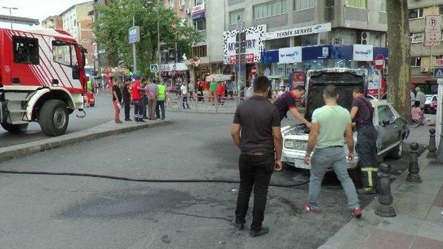 Seyir Halindeyken Alev Alan Klasik Otomobil Yandı