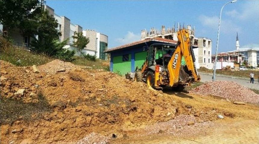 İzmit&rsquo;te &Ccedil;evre D&uuml;zenleme &Ccedil;alışmaları Devam Ediyor