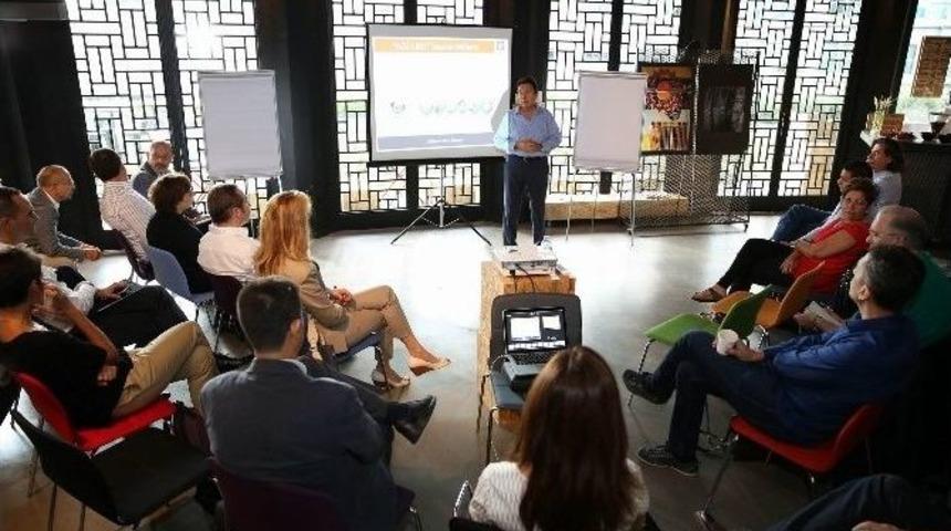 Ag&uuml;&rsquo;den, Topluma Hizmet Odaklı Bir &Uuml;niversite Sistemi Tasarımı