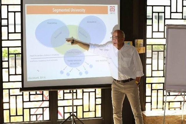 Agü’den, Topluma Hizmet Odaklı Bir Üniversite Sistemi Tasarımı