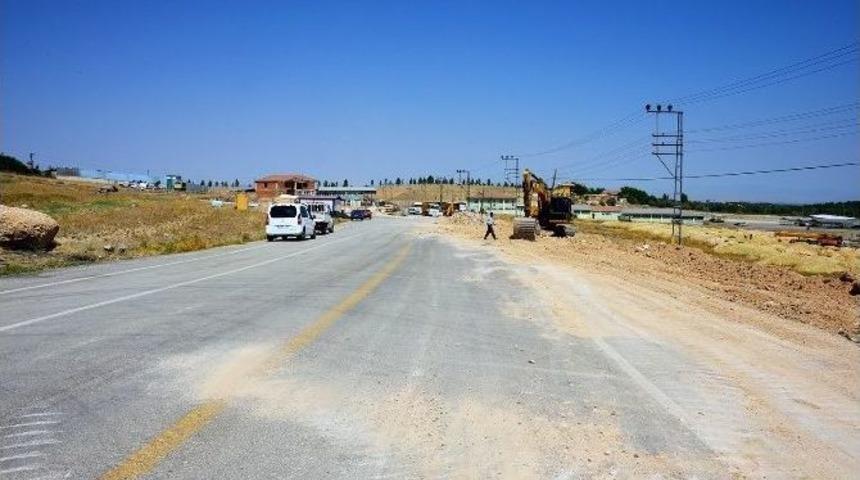 Canlı Hayvan Pazarının Yolu Genişletiliyor