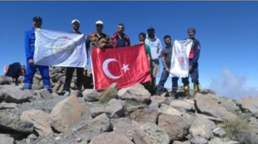 Aksaray&rsquo;da Dağcılar, Şehitler İ&ccedil;in Hasandağı&rsquo;na Tırmandı