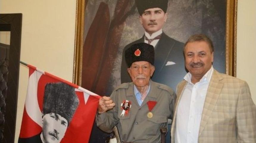 Birecik&rsquo;teki 30 Ağustos Kutlamalarında Duygulandıran Şiir