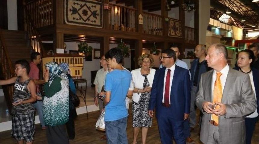 Şehzadeler, Manisa Standını Gezdi