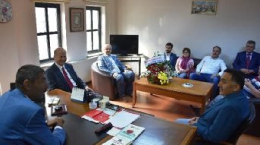 Ak Parti&rsquo;den Dp&rsquo;ye İade-i Ziyaret