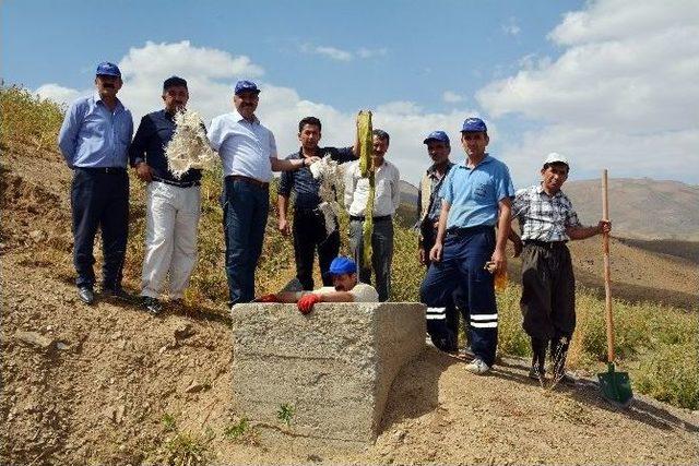 Hakkari’de İçme Suyu Arızasını Giderme Çalışması