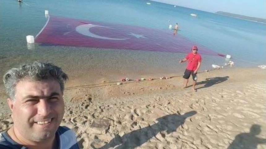 Deniz Altında Dev T&uuml;rk Bayrağı