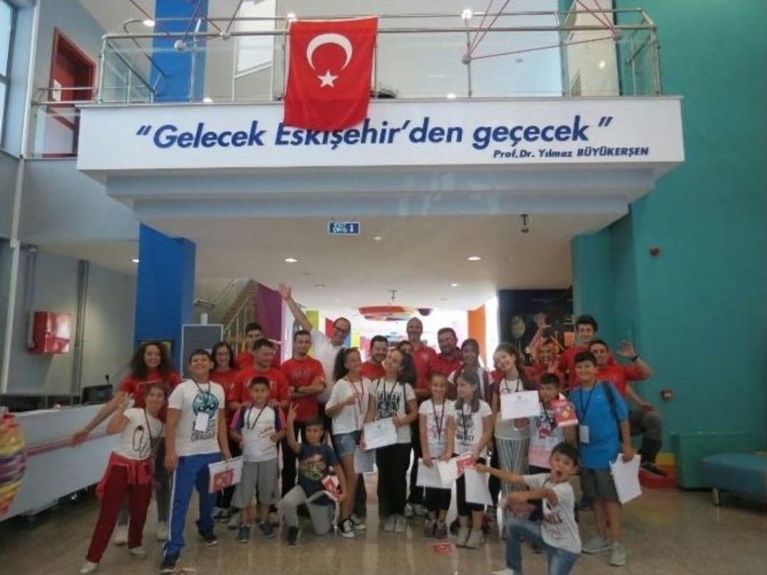 Akut&rsquo;tan &Ccedil;ocuklara Eğitim