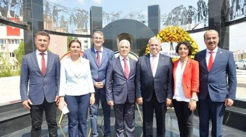 Nil&uuml;fer Belediyesi 30 Ağustos Zafer Bayramını Kutladı