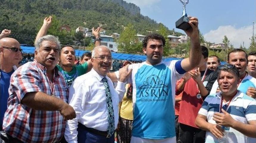 30 Ağustos Zafer Kupası &Ccedil;evlik Mahallesi&rsquo;nin Oldu