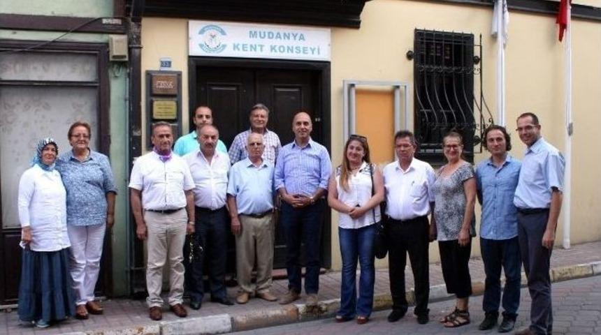 Kent Konseyi&rsquo;ne Ak Parti&rsquo;den İade-i Ziyaret