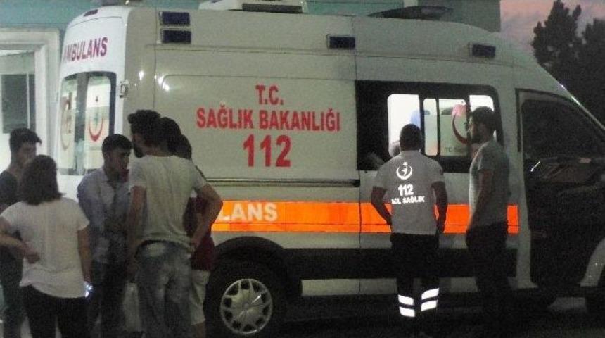 Bartın&rsquo;da Bı&ccedil;aklı Kavga: 1 Yaralı