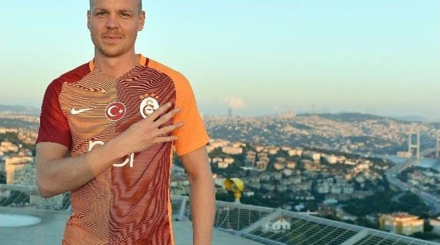 Galatasaray, Sigthorsson&rsquo;u A&ccedil;ıkladı