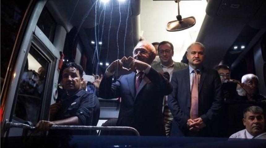 Chp Genel Başkanı Kılı&ccedil;daroğlu, 30 Ağustos Y&uuml;r&uuml;y&uuml;ş&uuml;ne Katıldı