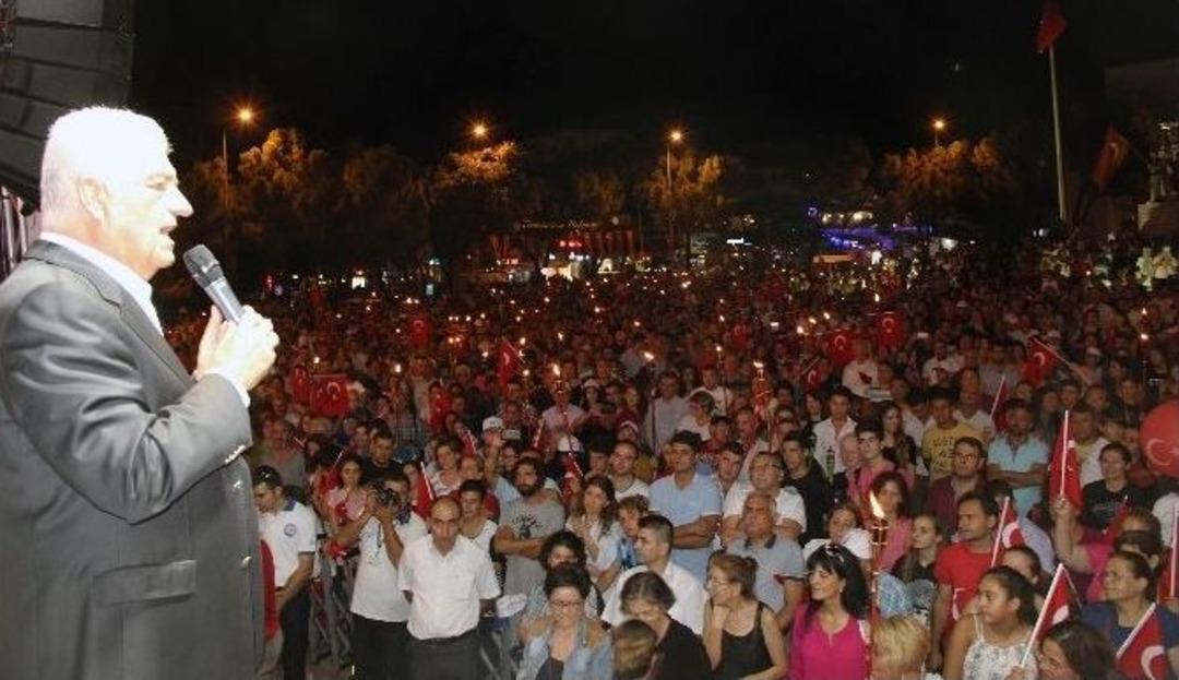 Fener Alayına 3 Bin Kişi Katıldı