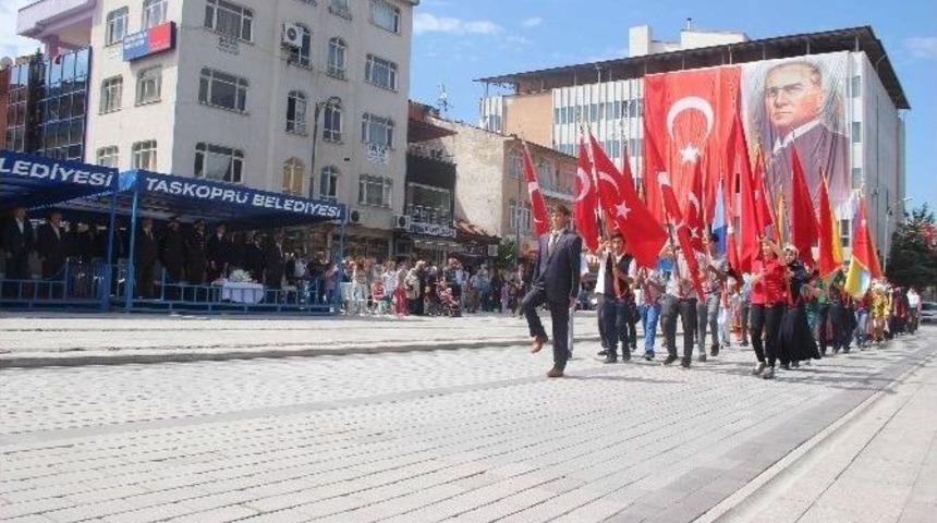 Taşk&ouml;pr&uuml;&rsquo;de Zafer&rsquo;in 94. Yılı Coşkuyla Kutlandı