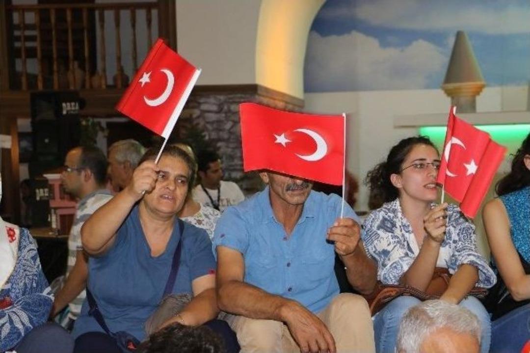 İef&rsquo;de Zafer Coşkusu