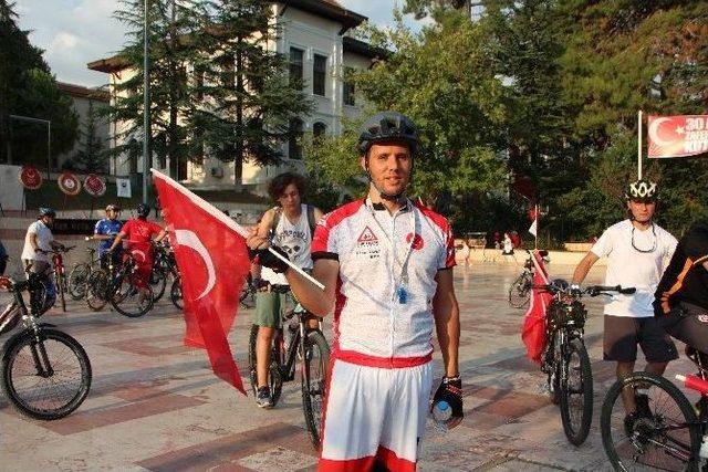 Bilecik’te Cumhuriyet Ve Demokrasi İçin Pedallar Çevrildi