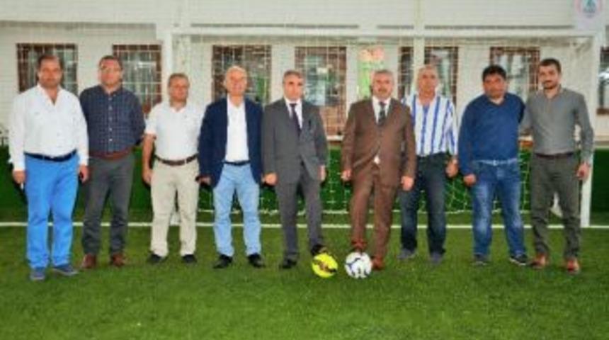 Başkan Baran, Yarımca Spor Tesisleri&rsquo;nde İnceleme Yaptı