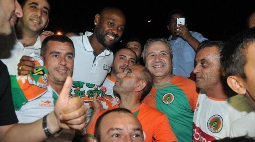 Vagner Love, Alanya’ya Geldi