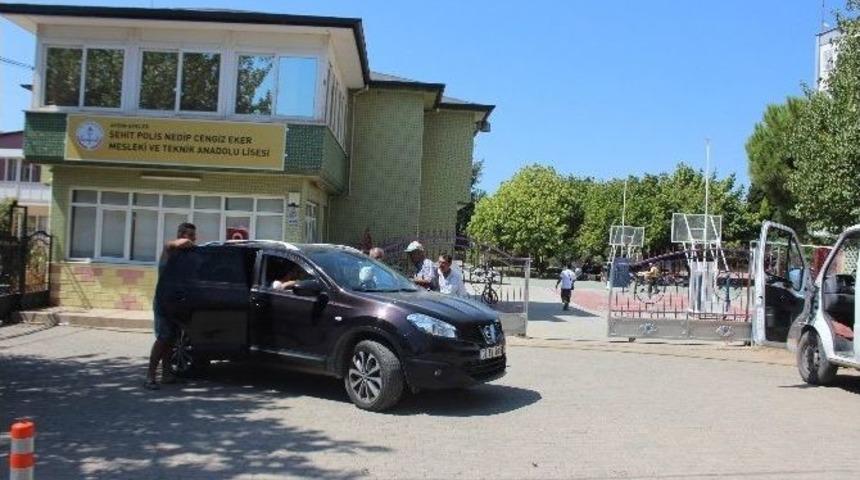 Operasyonlarda Kapatılan Okullara Yeni Tabelaları Asıldı