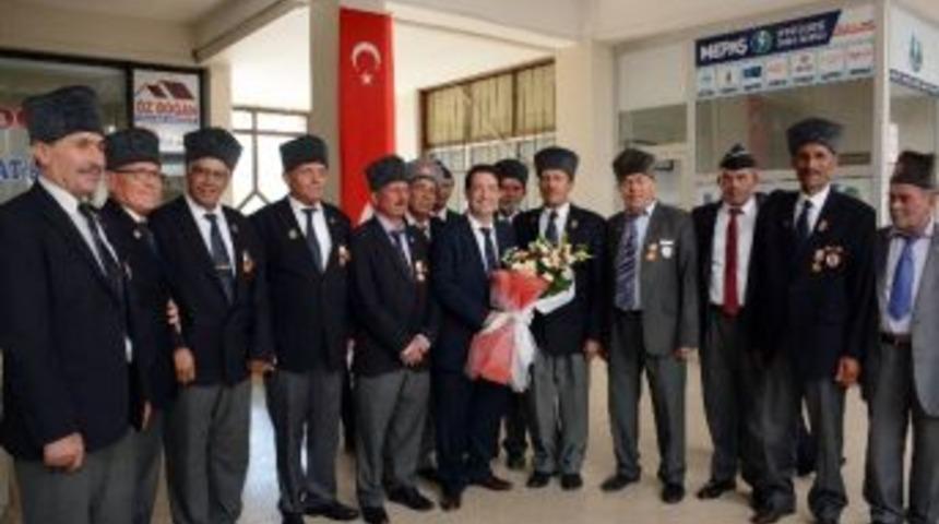 Başkan Yazgı, Gaziler Derneğini Ziyaret Etti