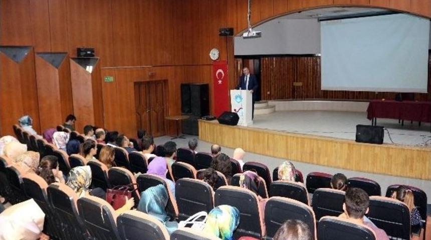 Ağrı&rsquo;da &lsquo;aday &Ouml;ğretmenlere Seminer