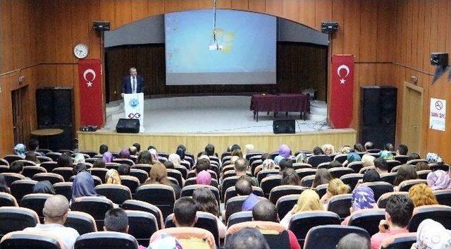 Ağrı’da ‘aday Öğretmenlere Seminer