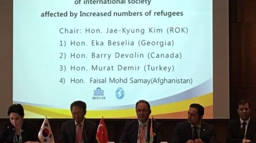 T&uuml;rk Milletvekili, G&uuml;ney Kore&rsquo;de Avrupa&rsquo;yı S&ouml;z&uuml;n&uuml; Tutmamakla Su&ccedil;ladı