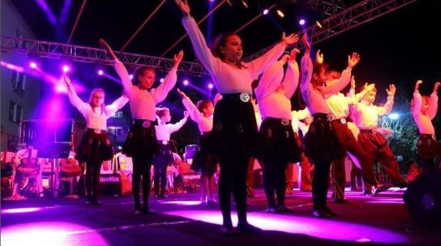 S&ouml;keli &Ccedil;ocuklar 30 Ağustos Coşkusunu Yaşattı