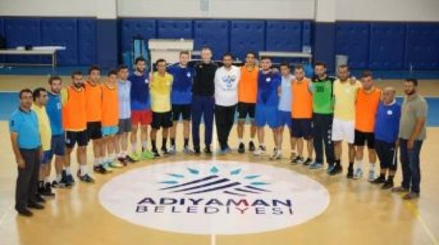 Adıyaman Belediyesi Hentbol Takımı T&uuml;rkiye Kupası M&uuml;sabakalarına Hazır