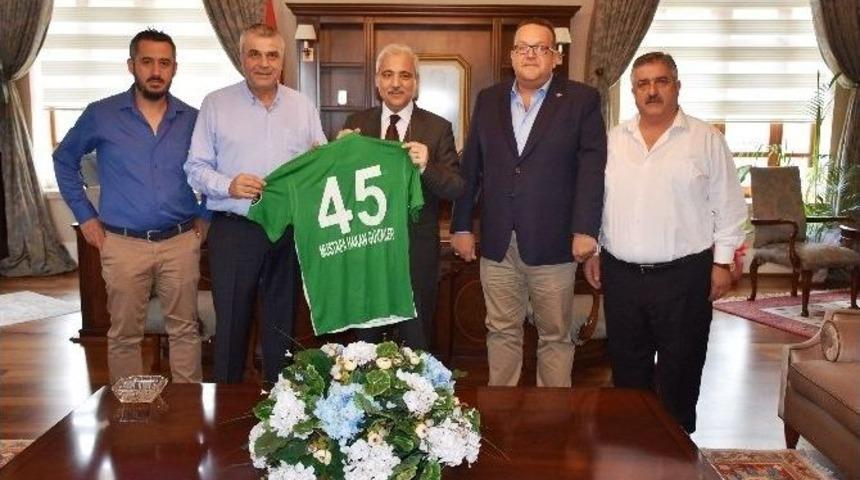 Vali G&uuml;ven&ccedil;er Akhisar Belediyespor&rsquo;a Başarılar Diledi