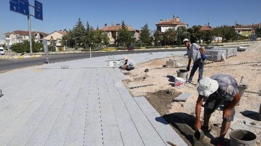 Karaman Belediyesi Ereğli Kavşağına Da Ay-yıldız Fig&uuml;r&uuml; Koyuyor