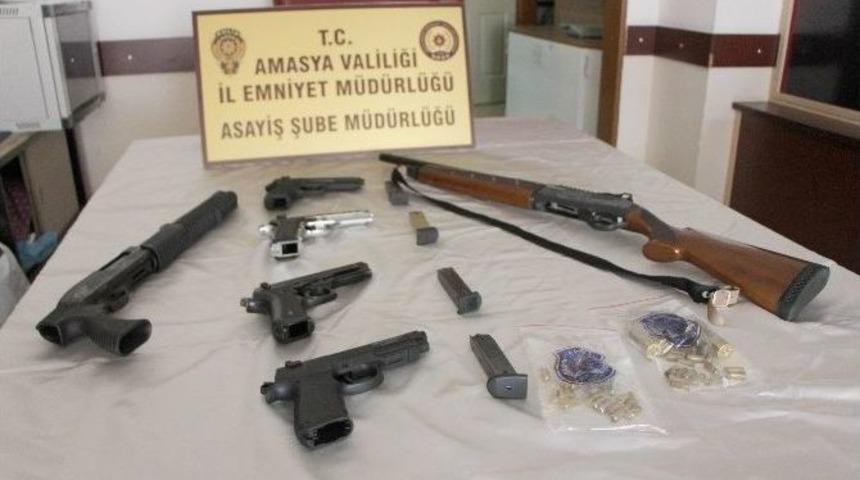 Bu Silahlar D&uuml;ğ&uuml;nde Ele Ge&ccedil;irildi