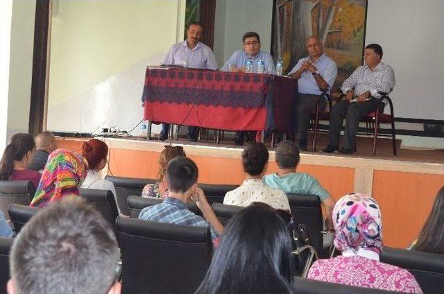 Varto’da Öğretmenlere Hizmet İçi Eğitim Semineri